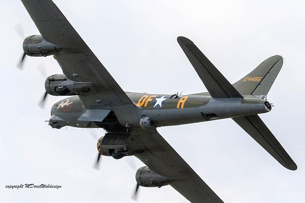 B-17_124485_Duxford_201516.jpg