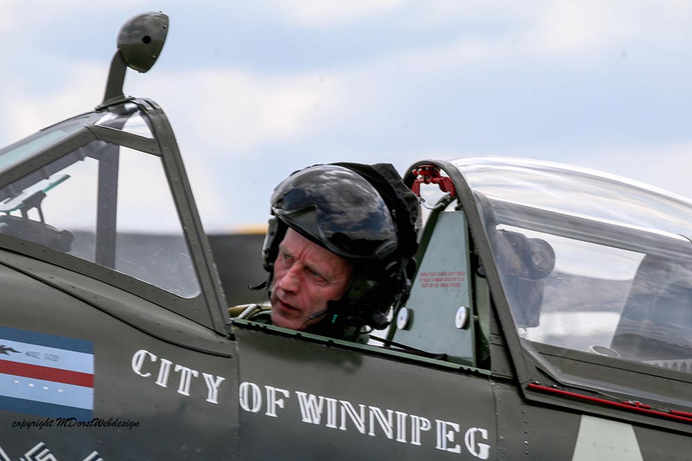 Spitfire_AE-A_City_of_Winnipeg_Dux20155.jpg